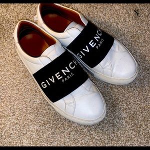 GIVENCHY Sneakers
